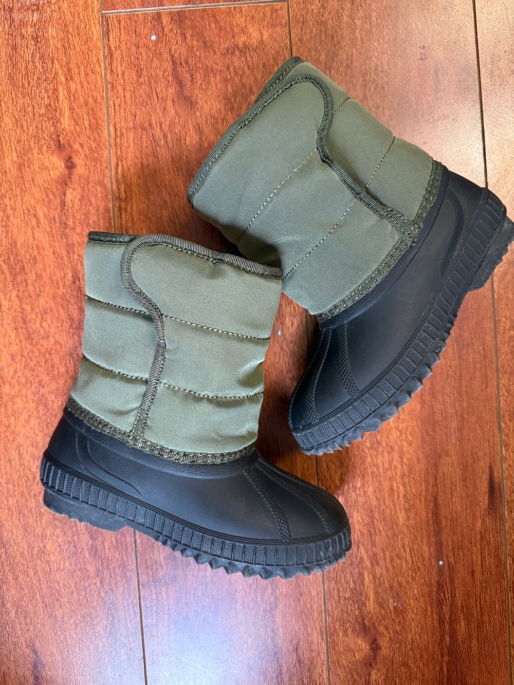 Old Navy Green and Black Snow Boots - Toddler 10